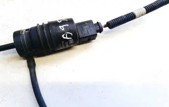 Chevrolet Captiva Windscreen/windshield washer pump 13250356 3240115