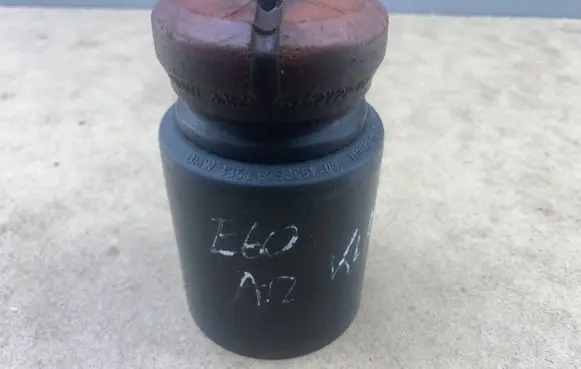 BMW 5 E60 E61 Rear shock absorber with coil spring 6758557 33536758557