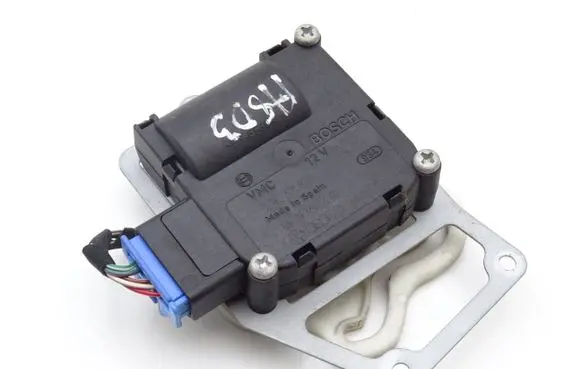 Audi A8 S8 D3 4E Air flap motor/actuator 4E0820511 0132801323