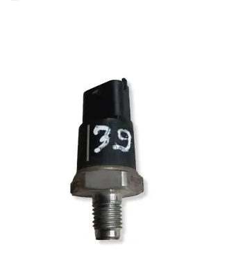 BMW 5 E39 Fuel pressure regulator 