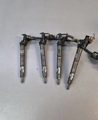 Toyota Auris E180 Fuel injectors set 236700W020