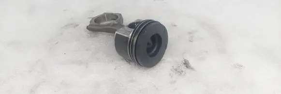 Subaru Forester SH Piston with connecting rod 2209081 B5XCXC