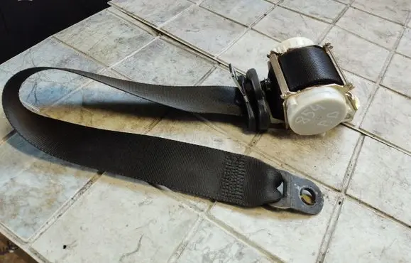 Ford Focus Front seatbelt 4M51A61294AK
