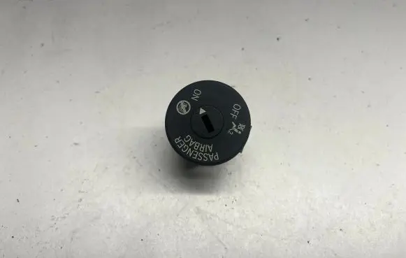 BMW 2 F46 Passenger airbag on/off switch 9326501