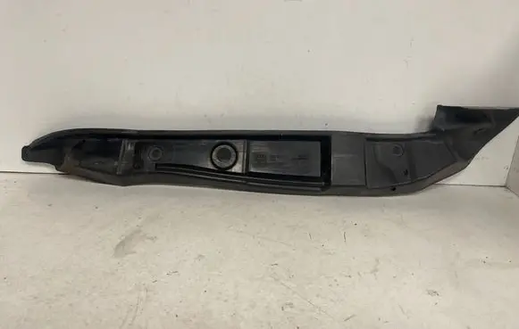 Audi Q5 SQ5 Fender end trim 8R0821111C