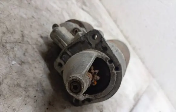 Renault Twingo I Starter motor 9002335817 9000334102