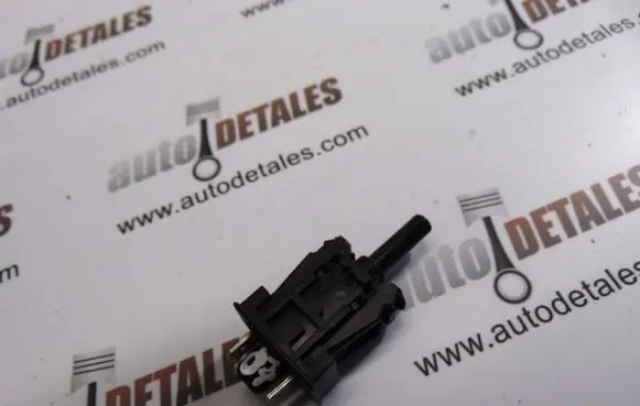 Mercedes-Benz E W211 Brake pedal sensor switch A0015458714