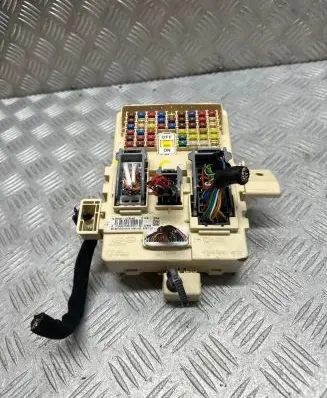 Hyundai Tucson TL Fuse module 91950D3640 HD3F0044 TL36410506240271