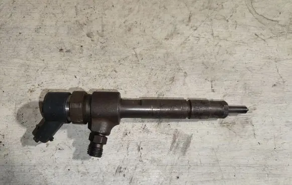 Fuel injector