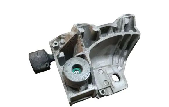Volvo S80 Engine mounting bracket 6G926F030BA 30681951