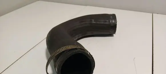 Volkswagen PASSAT B7 Intercooler hose/pipe 