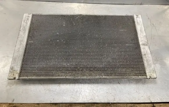 BMW 5 E60 E61 Coolant radiator 7787440