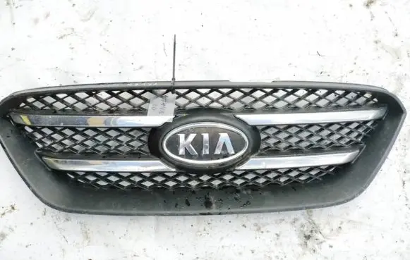 KIA Carens II Front grill