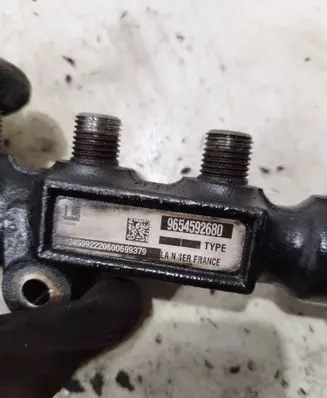 Citroen C5 Fuel main line pipe 9654592680