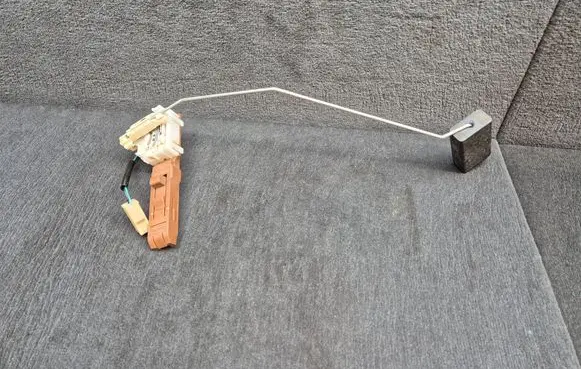 Audi A6 S6 C5 4B Fuel level sensor 4B0919673AH 4B0998673D