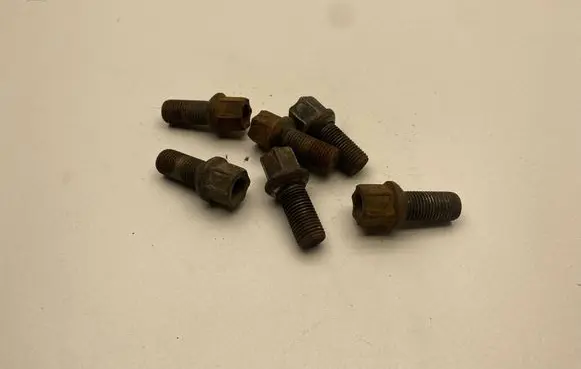 Volkswagen Caddy Nuts/bolts 