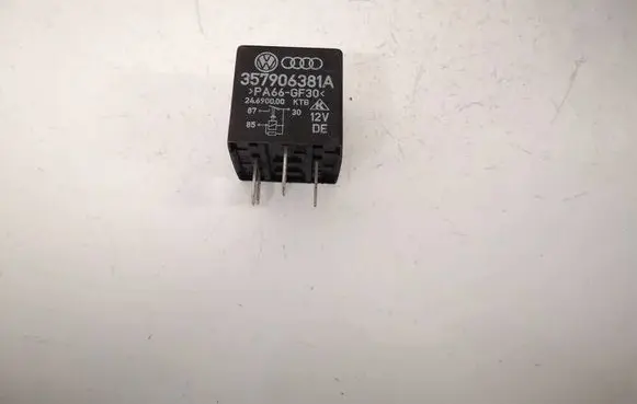 Volkswagen Golf III Other relay 357906381A