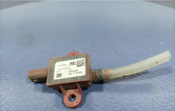 Opel Insignia A Airbag deployment crash/impact sensor 39108782