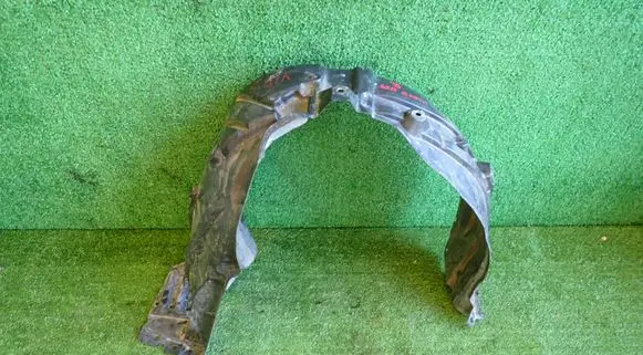 Toyota Yaris XP210 Front arch 