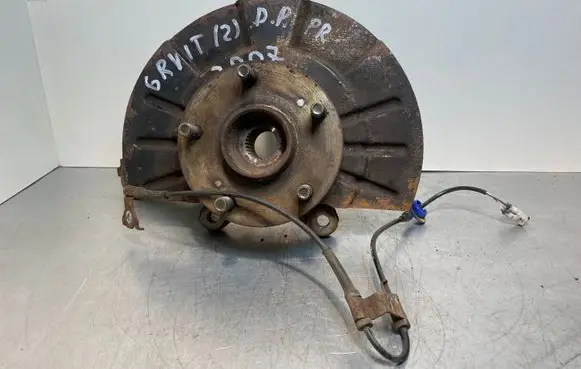 Suzuki Grand Vitara II Front wheel hub