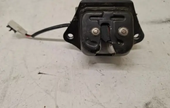 Nissan Almera Tino Loading door lock 90550