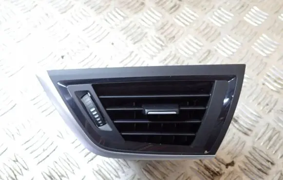 BMW 1 F20 F21 Dashboard air vent grill cover trim 2636103 548004