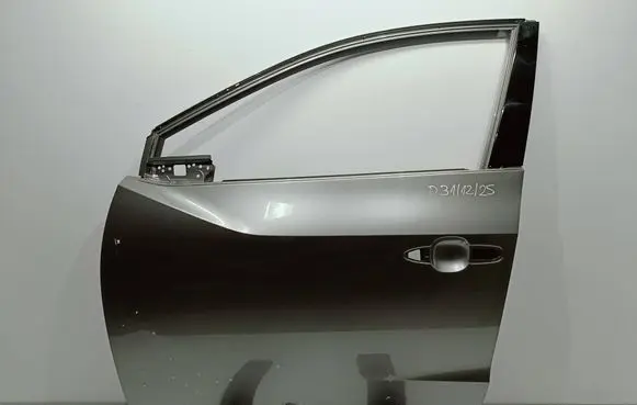 Toyota bZ4X Front door D311225