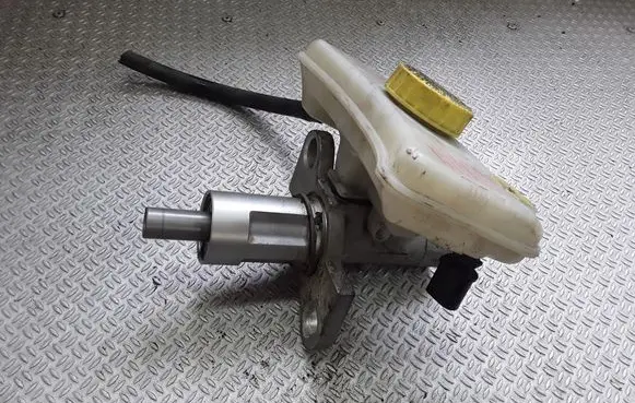 Audi A6 S6 C5 4B Master brake cylinder 8E0611301E