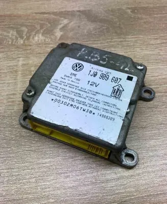 Volkswagen PASSAT B5 Airbag control unit/module 1J0909607 5WK4199