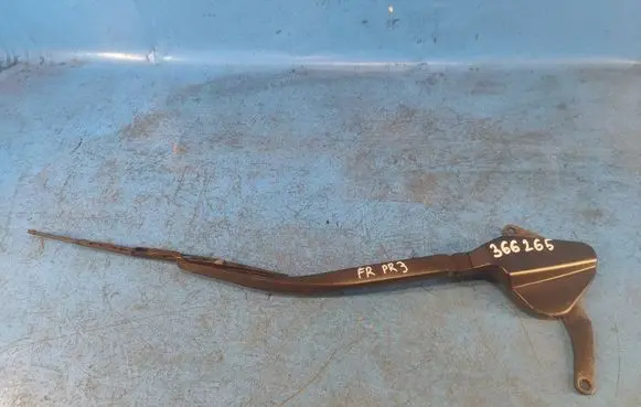 Toyota Prius (XW30) Front wiper blade arm 8521147100