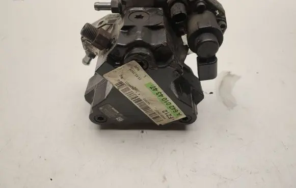 Mercedes-Benz E W212 Fuel injection high pressure pump A6420700801