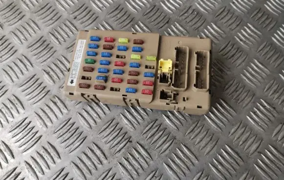 Subaru Forester SH Fuse module LB101101B