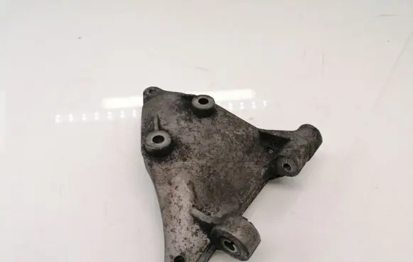 Volkswagen PASSAT B5.5 A/C compressor mount bracket 059260885F