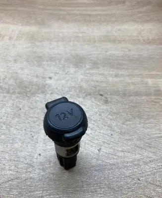 Peugeot 208 I 12 V Socket (front) 9665277677