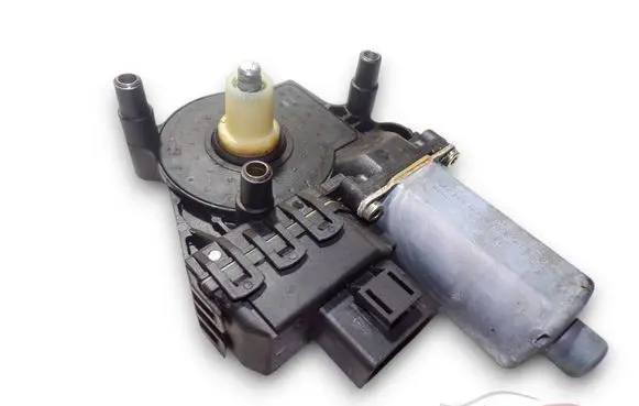 Audi A6 Allroad C5 Front door window regulator motor 0130821775