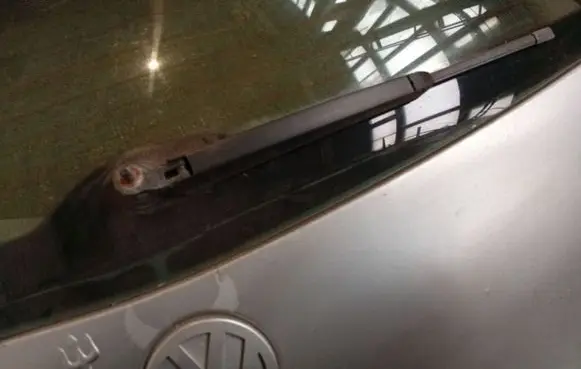 Volkswagen Polo IV 9N3 Rear wiper blade arm 