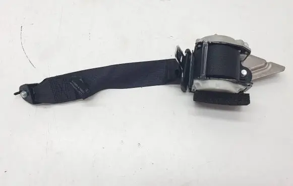 Suzuki SX4 S-Cross Rear seatbelt 