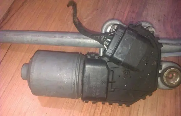 Ford Mondeo Mk III Wiper motor