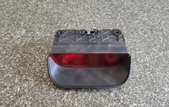 Honda CR-V Third/center stoplight P6369
