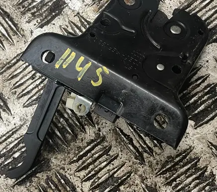 Loading door lock