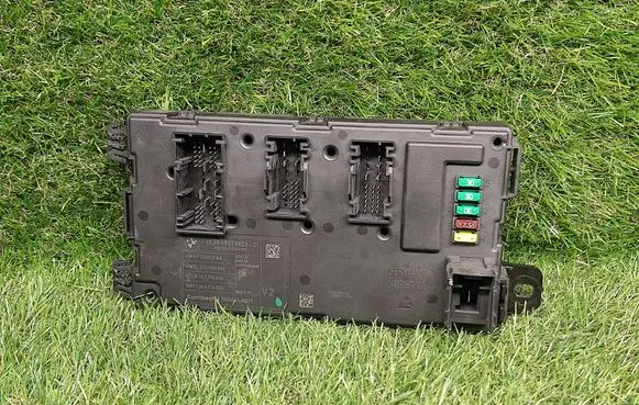 BMW 3 F30 F35 F31 Comfort/convenience module 9279823 6135927982301 A2C3045010600