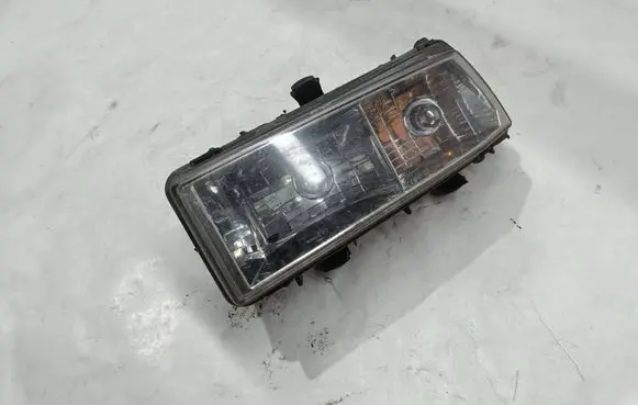 Citroen C6 Front bumper turn signal 630390 E204045