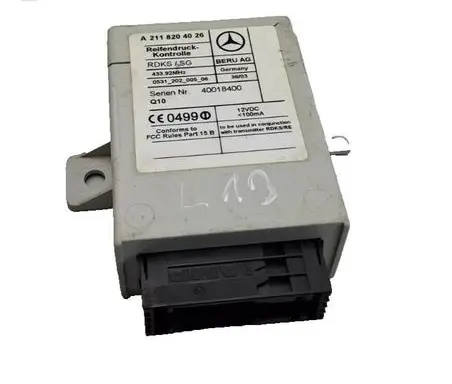 Mercedes-Benz E W211 Tire pressure control unit A2118204026