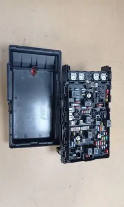 Chrysler Pacifica Fuse module 63565509 63513560