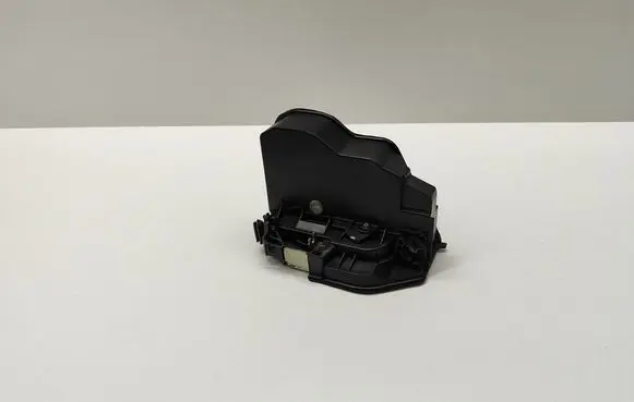 BMW 5 E60 E61 Front door lock 51217167071 7167071 7154621