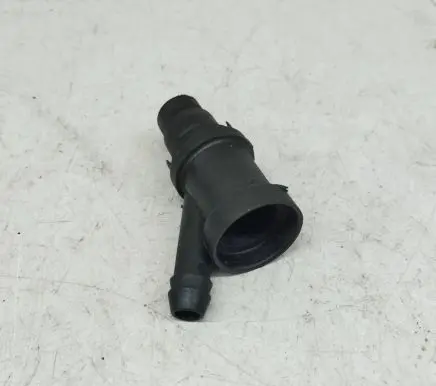Mercedes-Benz 380 560SEC C126 Fuel Injector clamp holder 1170700455 A1170700455 M117