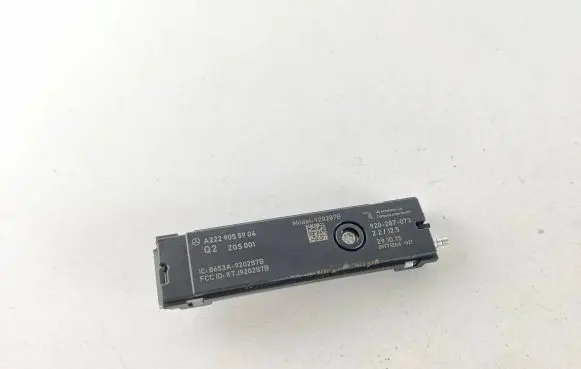 Mercedes-Benz Vito Viano W447 Aerial antenna amplifier A2229055904