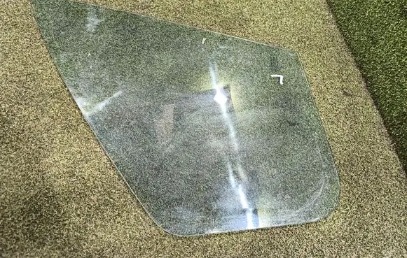 Renault Trafic III (X82) Front vent window/glass (coupe) E243R000464 43R000464