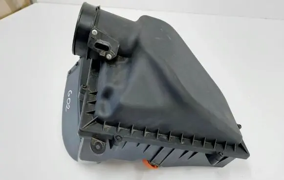BMW X4 G02 Air filter box 7643301