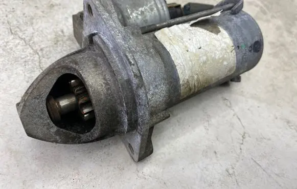 Ford C-MAX II Starter motor AV6N11000DA 31285513 0307KC